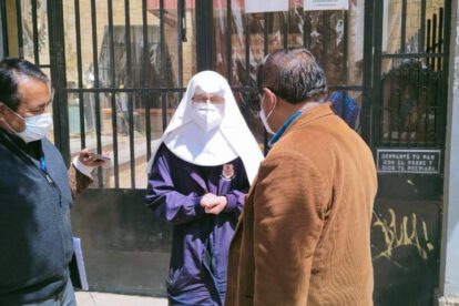 donación a ancianos en La Sagrada Familia por Feduto