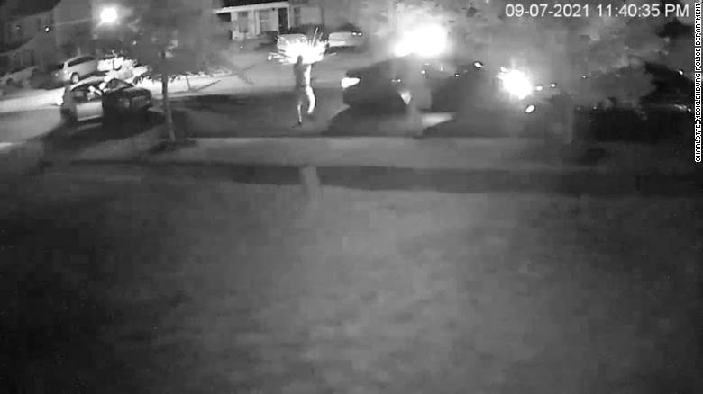 Tiroteo en Charlotte, niño de tres años muere