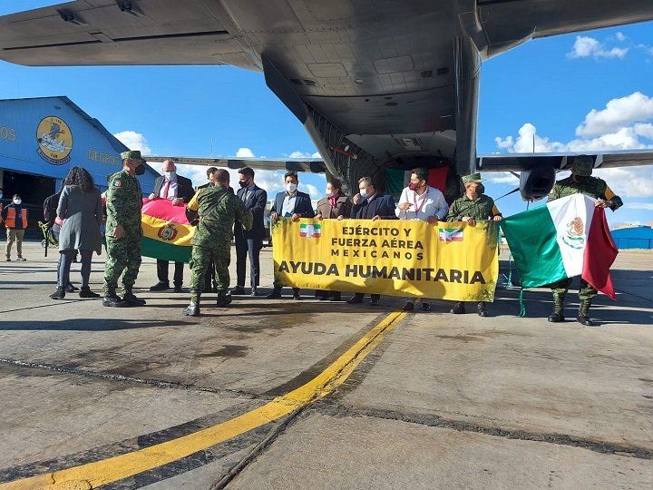Llegada del nuevo lote de vacunas Astra Zeneca donadas por México a Bolivia