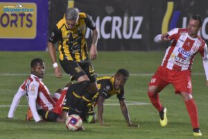 The Strongest empata con Independiente en el torneo profesional