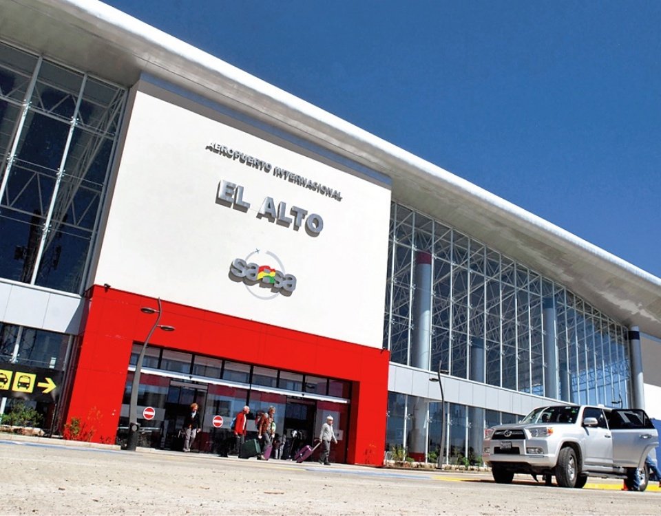 Puntos de vacunación en aeropuertos de La Paz, Cochabamba y Santa Cruz
