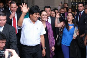 Evo Morales viaja a Cuba