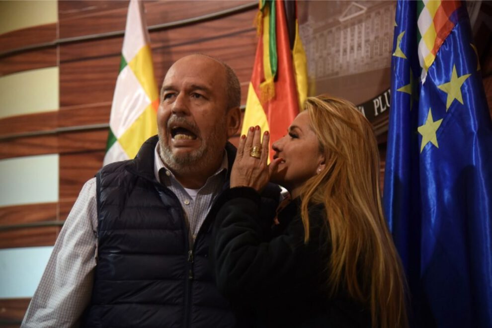 Jeanine Añez y Arturo Murillo en el caso de gases lacrimógenos