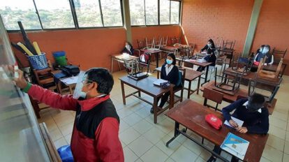 Vacunación para estudiantes en Cochabamba