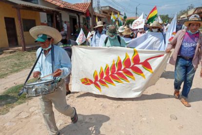 Marcha indígena que se dirige a la capital cruceña