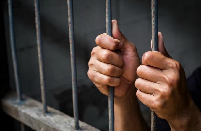 Sentencia por violación contra hija de siete años