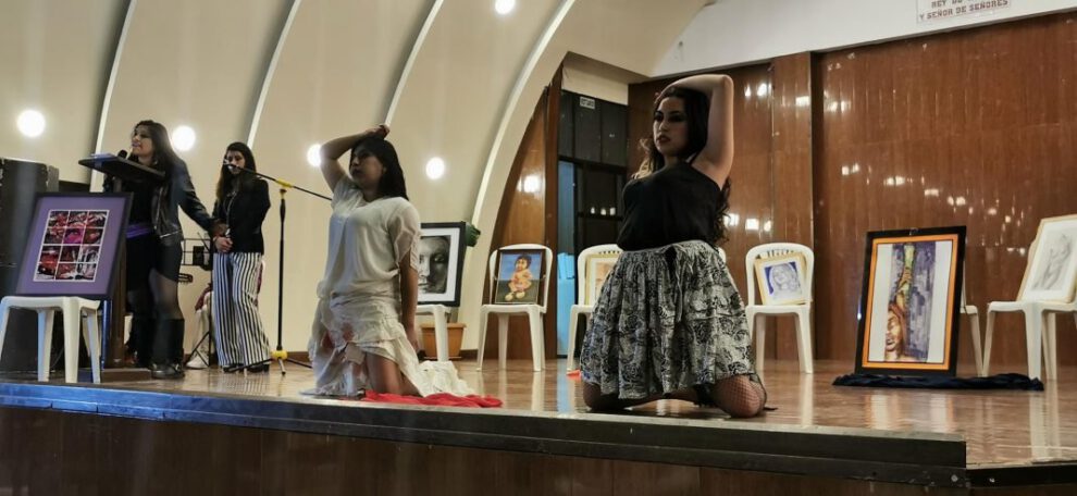 Feminismo Bastardo presentado por María Galindo en Oruro