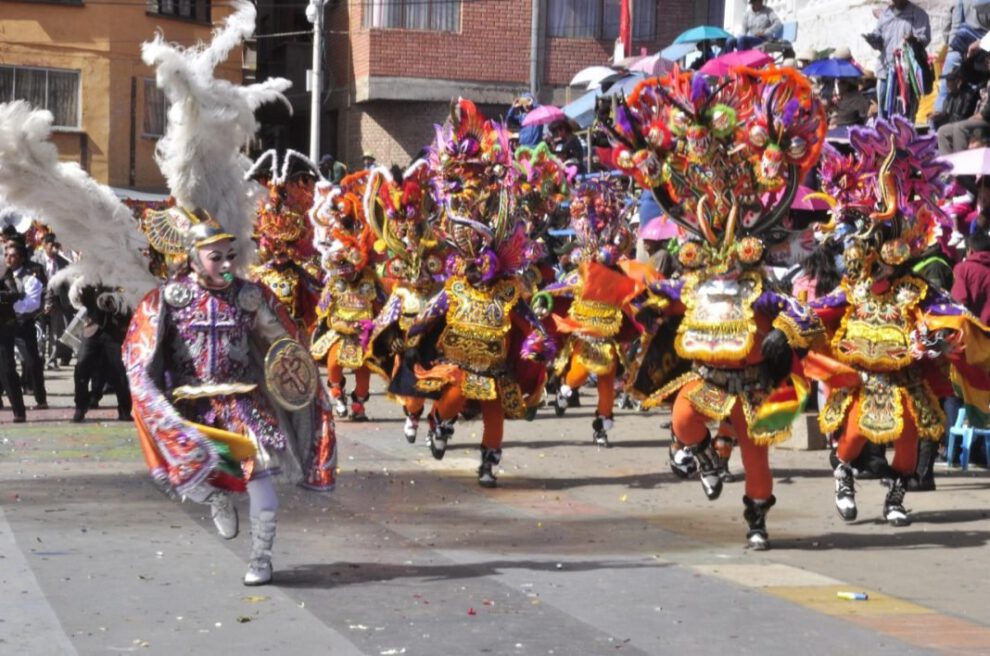 Diablada de Oruro en defensa ante usurpación peruana