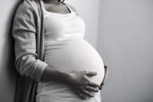 Adolescente embarazada envenenada
