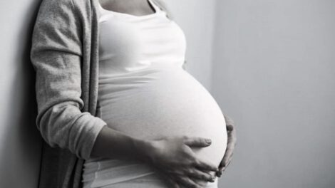 Adolescente embarazada envenenada