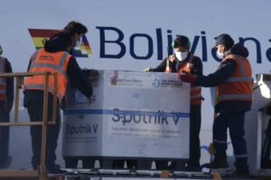 Bolivia recibe un lote nuevo de 370 mil segundas dosis de la vacuna Sputnik-V