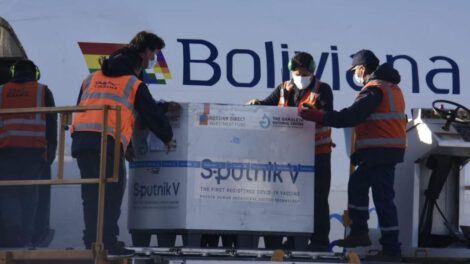 Bolivia recibe un lote nuevo de 370 mil segundas dosis de la vacuna Sputnik-V