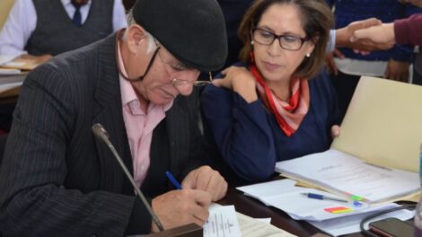 Revisión de documentos de los postulantes al Tribunal Supremo Electoral