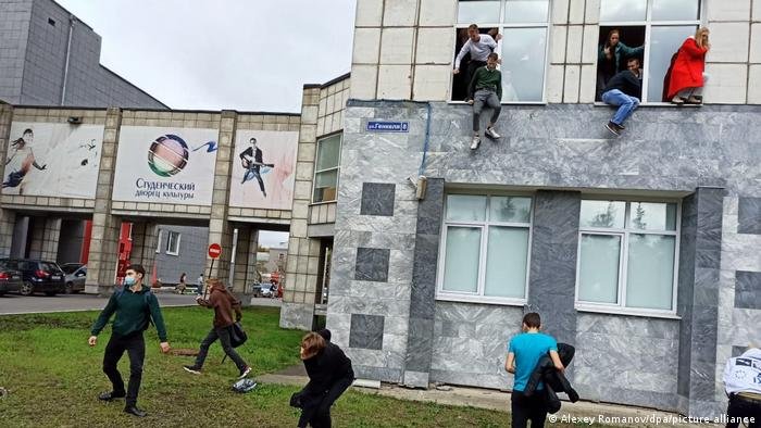 Tiroteo en universidad de Rusia