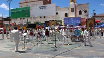 Retreta de Bandas en el Carnaval de Oruro