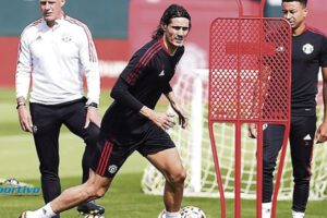Edinson Cavani asegura que la peleara para ser titular en el Manchester United