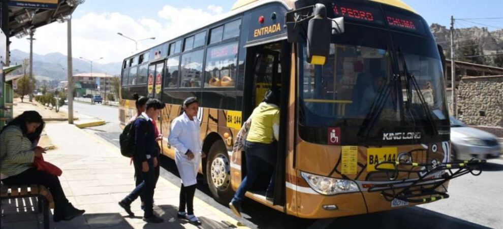 Déficit de buses Pumakatari en La Paz