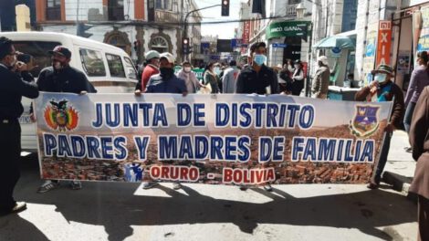 Paralelismo en la dirigencia de padres de familia