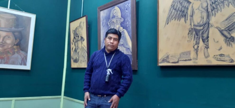 Rimbert Santos García López muestra su arte en la Casa de la Cultura