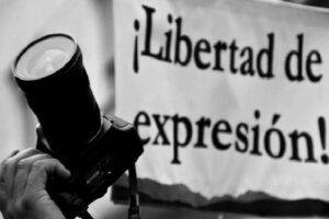 Libertad de expresión es un derecho constitucional