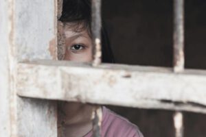 Trata de personas y explotación sexual en mujeres jóvenes