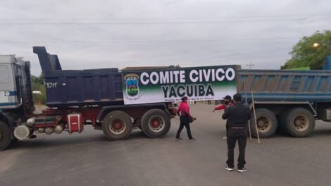 Bloqueo en la carretera que conecta a Tarija y Santa Cruz
