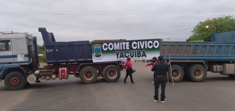 Bloqueo en la carretera que conecta a Tarija y Santa Cruz