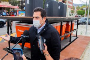 Manfred Reyes Villa durante una inspección en Cochabamba