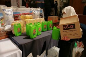 Lotería Nacional entrega insumos médicos y víveres al Hogar de Ancianos