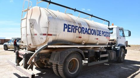 Falta de caminos y agua en Saucarí