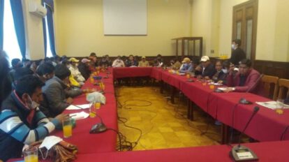 Diálogo Adepcoca en La Paz