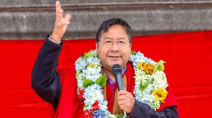 Luis Arce defiende la Wiphala en encuentro con los ponchos rojos
