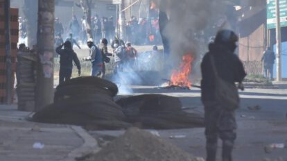 Enfrentamientos entre policías y cocaleros en Villa Fátima