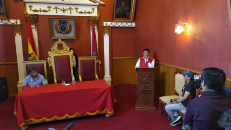 Oswaldo Olivera en conferencia de prensa sobre el Primer Convite