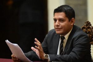 Evo Morales aprehendido si llega a Bolivia