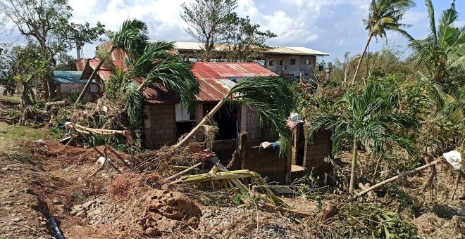 El tifón Úrsula deja destrucción y muerte en Filipinas