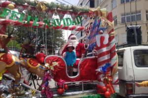 Festejo navideño a los niños en Oruro