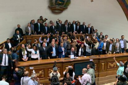 Juan Guaidó logra ingresar a la Asamblea Nacional de Venezuela