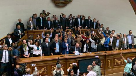 Juan Guaidó logra ingresar a la Asamblea Nacional de Venezuela