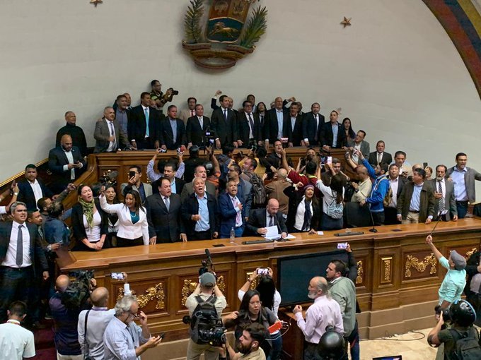 Juan Guaidó logra ingresar a la Asamblea Nacional de Venezuela