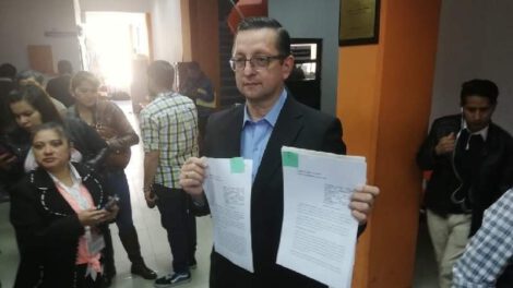 Denuncia contra exgerentes de ATB y PAT presentada por Óscar Ortiz