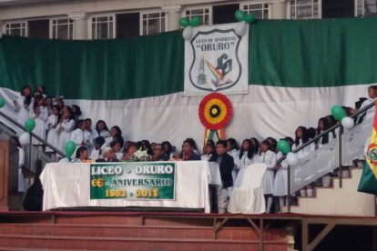 Liceo Oruro celebra 67 años de vida