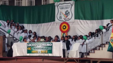 Liceo Oruro celebra 67 años de vida