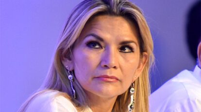 Candidatura de Jeanine Áñez eleva polémica