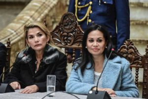 Renuncia ministra de Comunicación Roxana Lizárraga tras oficializarse la candidatura de Jeanine Áñez