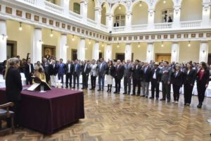 Jeanine Áñez posesiona a su nuevo gabinete de ministros