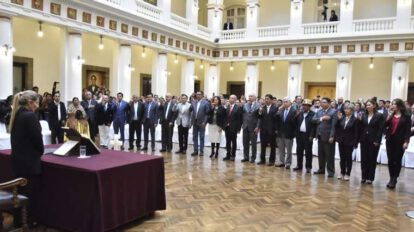 Jeanine Áñez posesiona a su nuevo gabinete de ministros