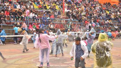 Espumas artificiales permitidas para el Carnaval en Bolivia