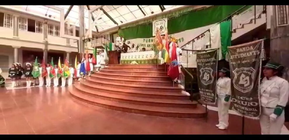 Acto del Liceo Oruro por su aniversario