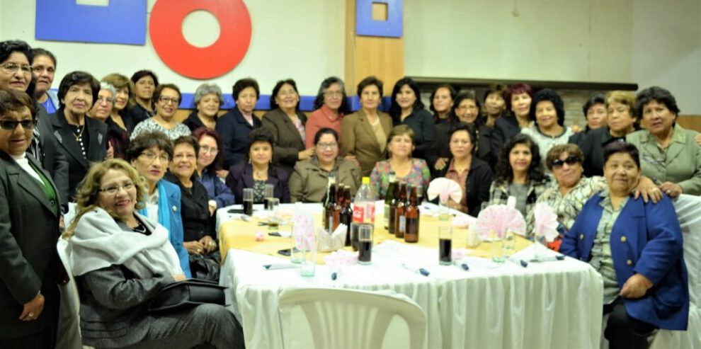 Exalumnas Liceo Oruro se reúnen en un almuerzo